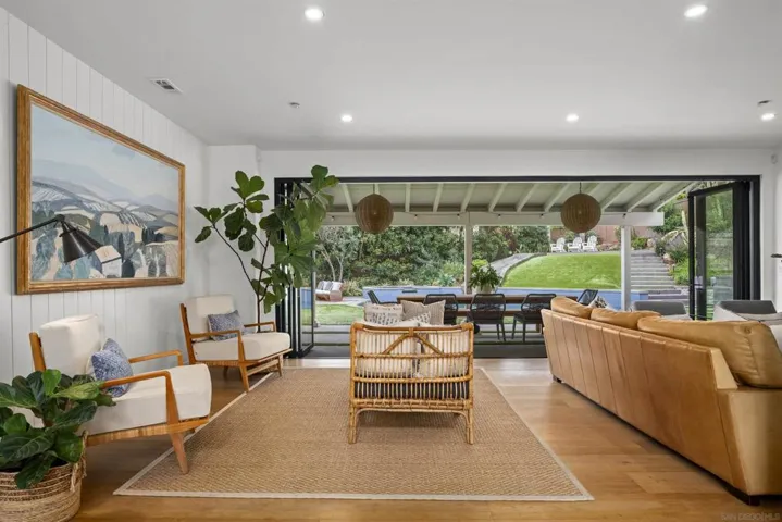 427 El Sueno, Solana Beach, California 92075