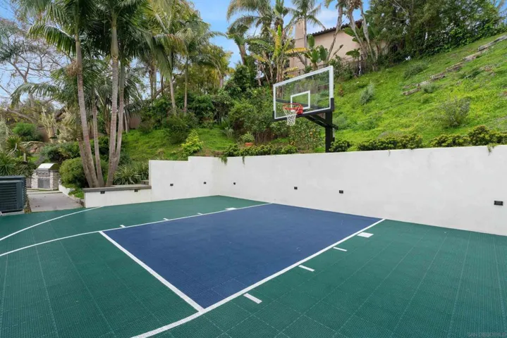 427 El Sueno, Solana Beach, California 92075