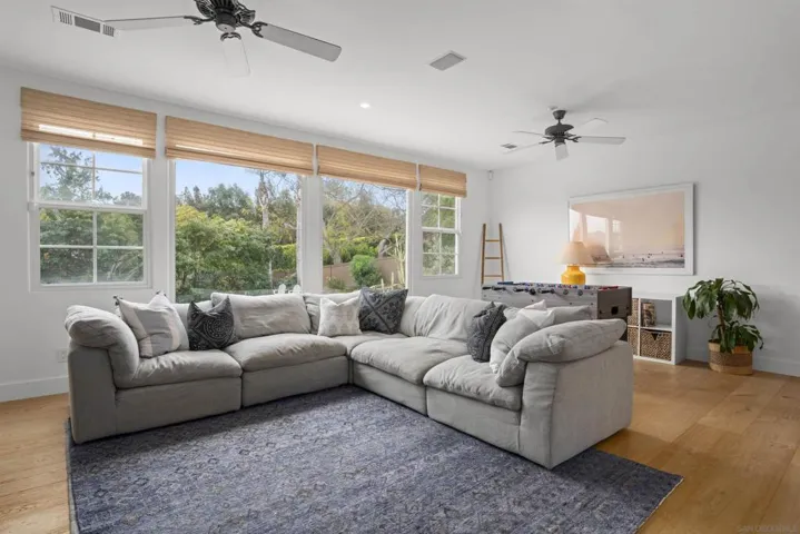 427 El Sueno, Solana Beach, California 92075