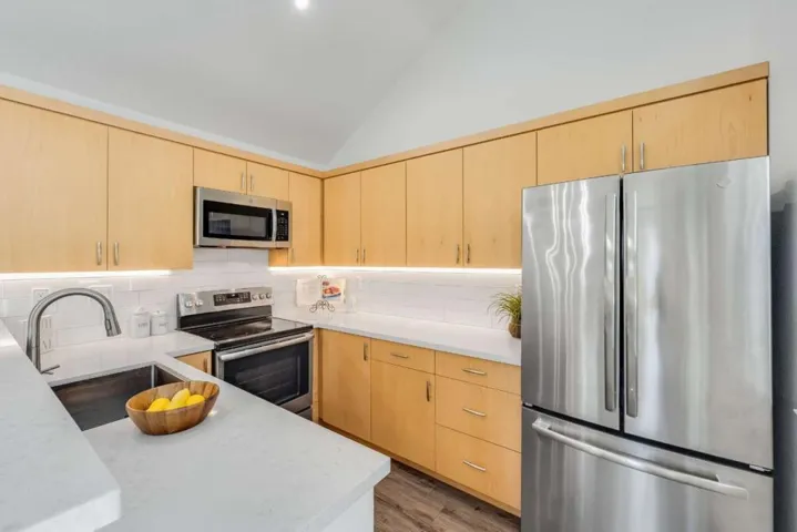 860 Boardwalk Place, Redwood City, California 94065