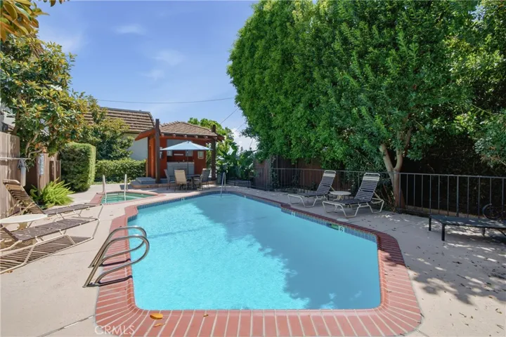 1429 Valley View Road 32, Glendale, California 91202