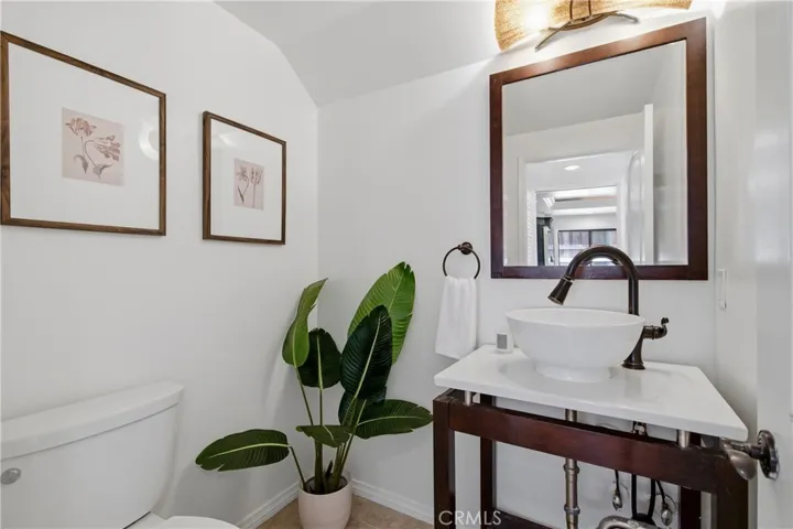 1429 Valley View Road 32, Glendale, California 91202