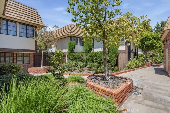 1429 Valley View Road 32, Glendale, California 91202