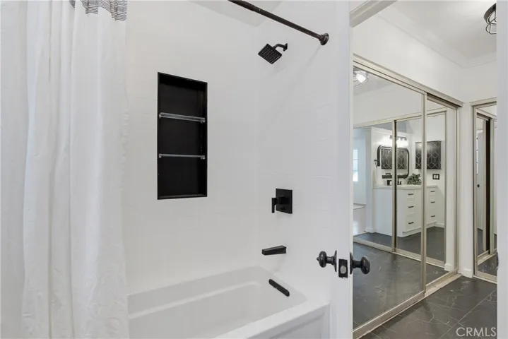 1429 Valley View Road 32, Glendale, California 91202