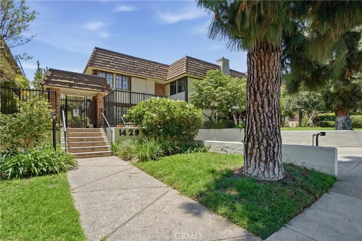 1429 Valley View Road 32, Glendale, California 91202