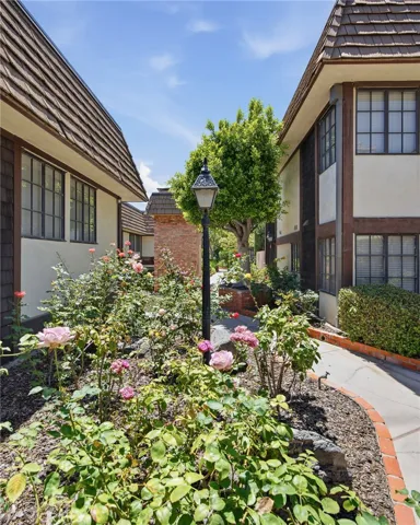 1429 Valley View Road 32, Glendale, California 91202