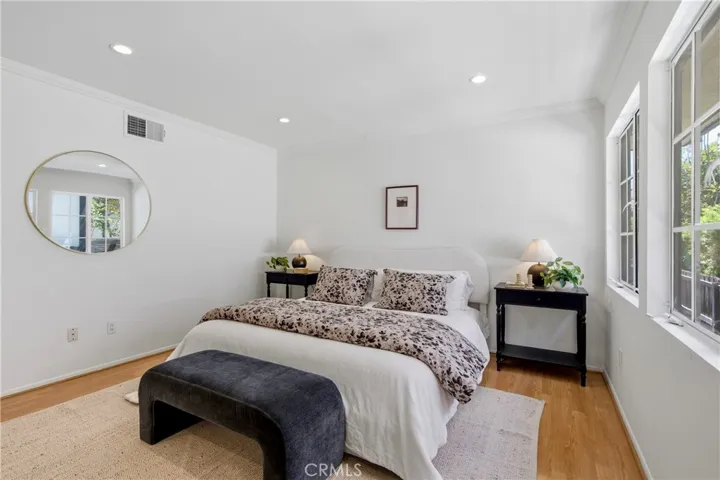 1429 Valley View Road 32, Glendale, California 91202