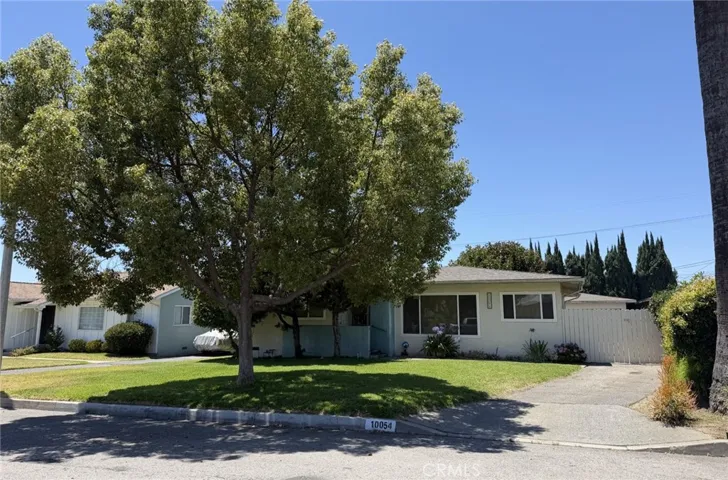10054 Poulsen, Montclair, California 91763