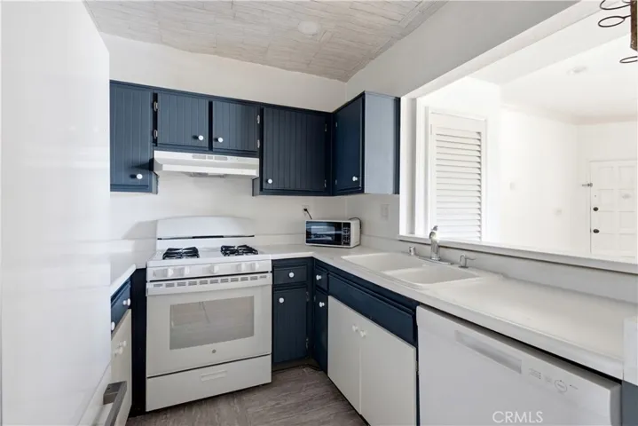 23609 Del Monte Drive 295, Valencia, California 91355