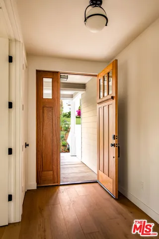 924 E Poppyfields Drive, Altadena, California 91001
