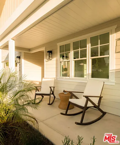 924 E Poppyfields Drive, Altadena, California 91001