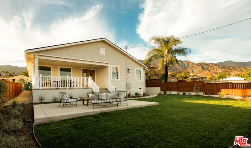 924 E Poppyfields Drive, Altadena, California 91001