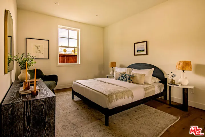 924 E Poppyfields Drive, Altadena, California 91001