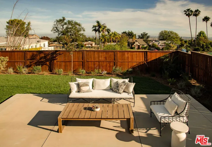 924 E Poppyfields Drive, Altadena, California 91001