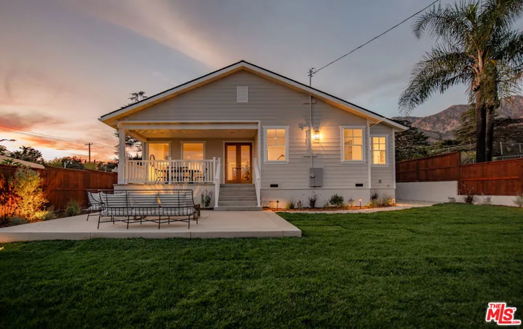 924 E Poppyfields Drive, Altadena, California 91001