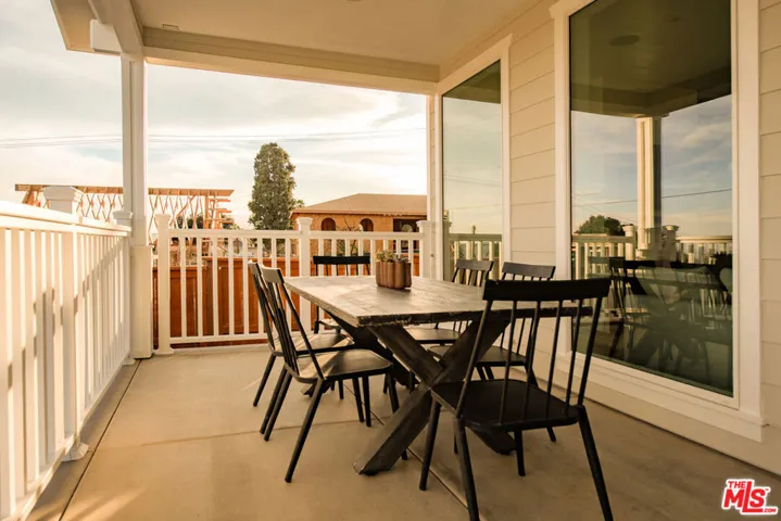 924 E Poppyfields Drive, Altadena, California 91001