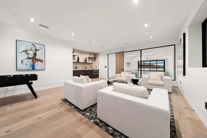6627 Muirlands Dr, La Jolla, California 92037