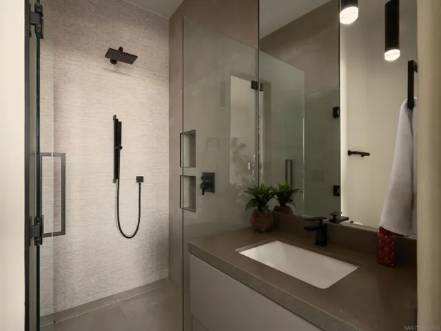 6627 Muirlands Dr, La Jolla, California 92037