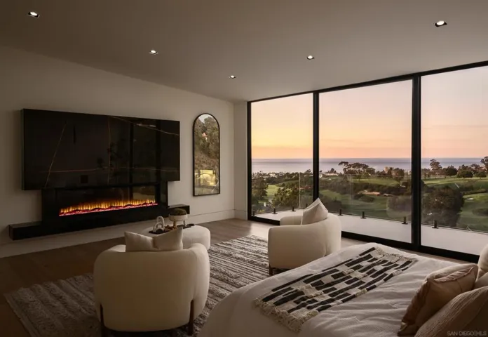 6627 Muirlands Dr, La Jolla, California 92037