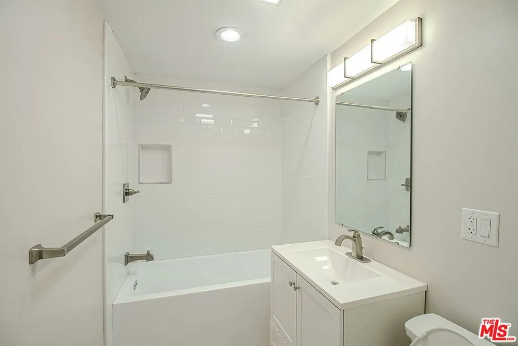 12100 Adelphia Avenue, San Fernando, California 91340 — photo 5