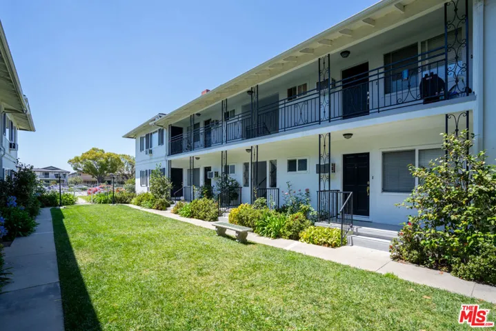921 W Huntington Drive, Arcadia, California 91007