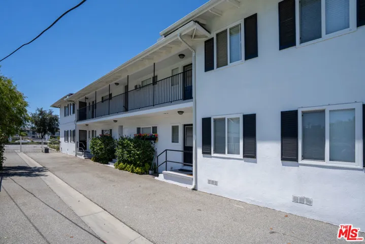 921 W Huntington Drive, Arcadia, California 91007