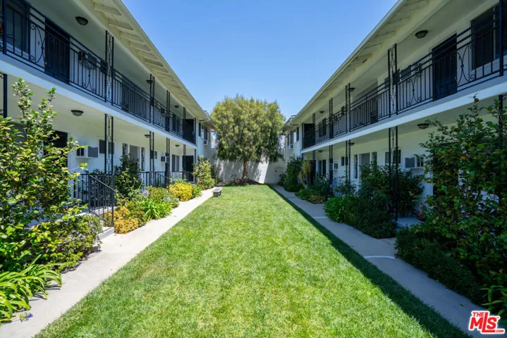 921 W Huntington Drive, Arcadia, California 91007