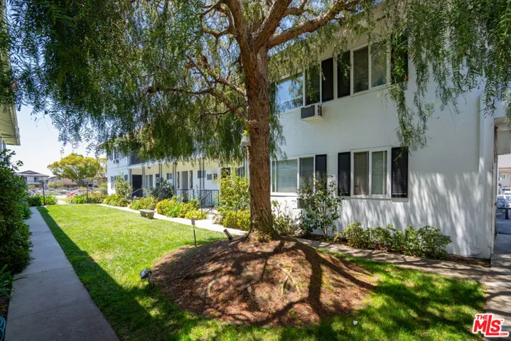 921 W Huntington Drive, Arcadia, California 91007