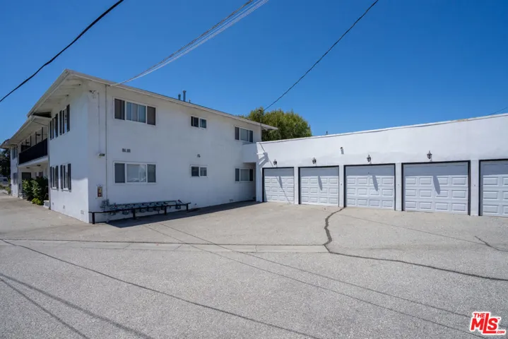 921 W Huntington Drive, Arcadia, California 91007