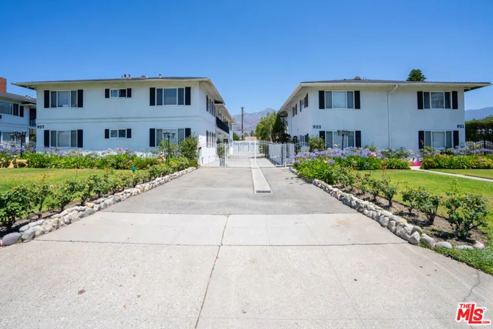 921 W Huntington Drive, Arcadia, California 91007