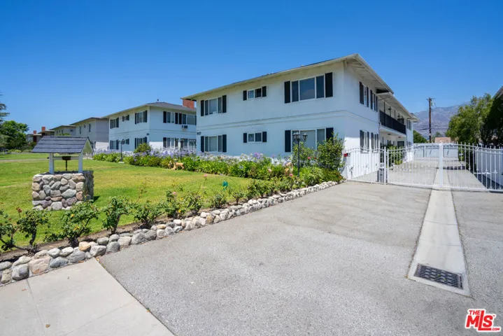 921 W Huntington Drive, Arcadia, California 91007