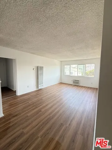 145 S Mariposa Avenue 302, Los Angeles, California 90004