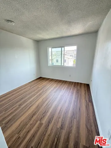 145 S Mariposa Avenue 302, Los Angeles, California 90004