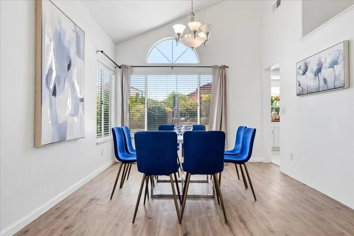 11-Dining Room