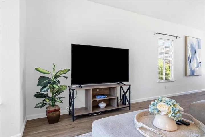 09-Family Room