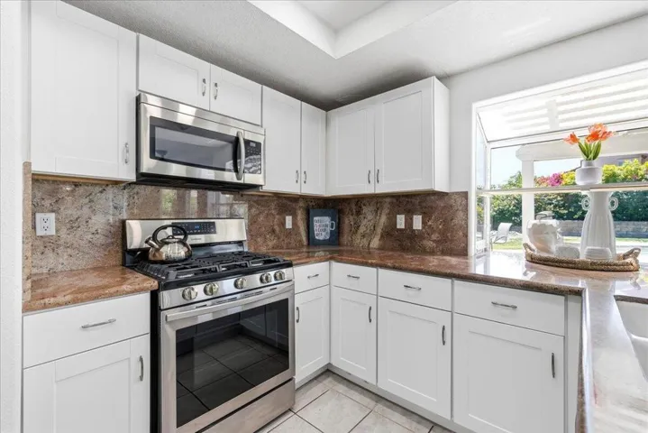 15-Kitchen