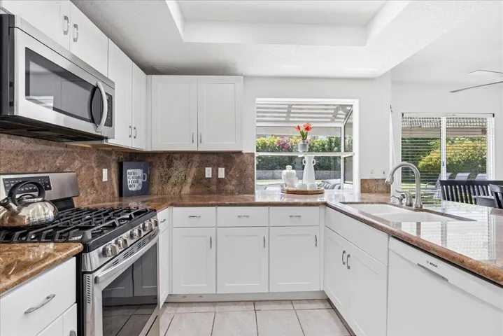 14-Kitchen