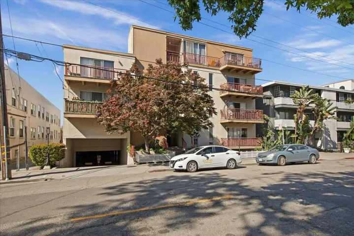 220 Athol Avenue, Oakland, California 94606