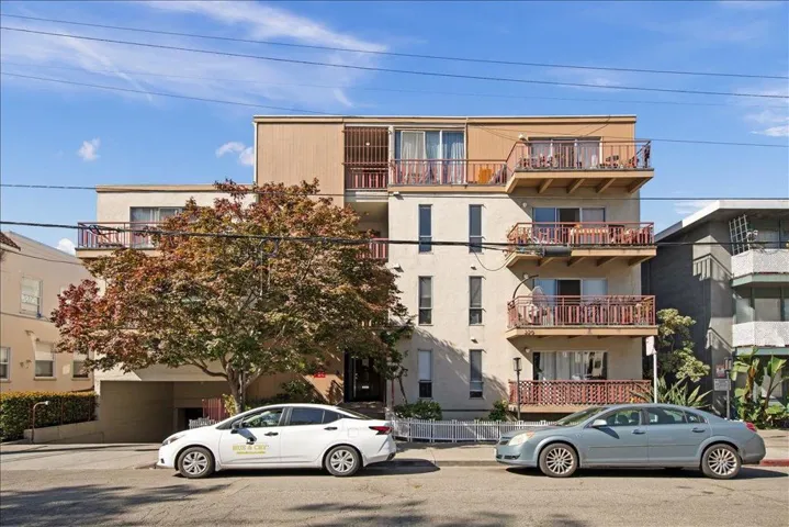 220 Athol Avenue, Oakland, California 94606