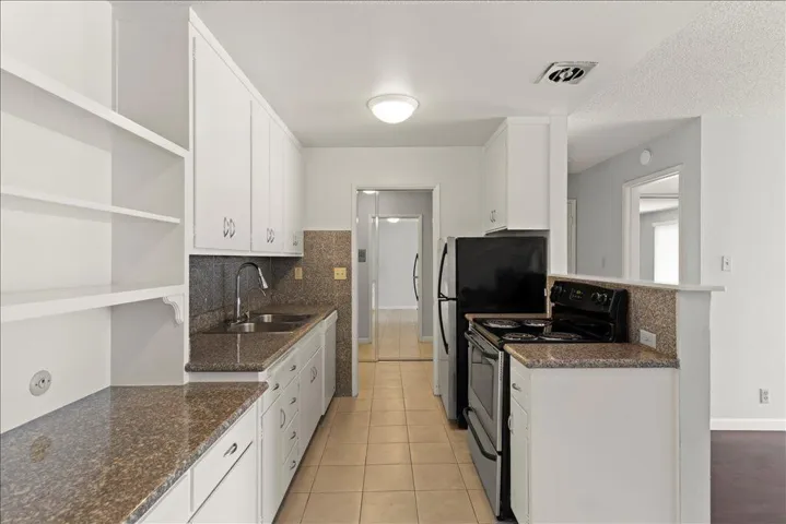 220 Athol Avenue, Oakland, California 94606
