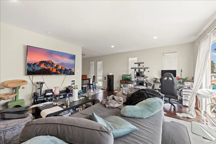 220 Athol Avenue, Oakland, California 94606