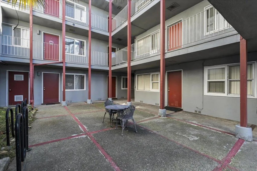 2801 College Avenue, Berkeley, California 94705 — photo 4