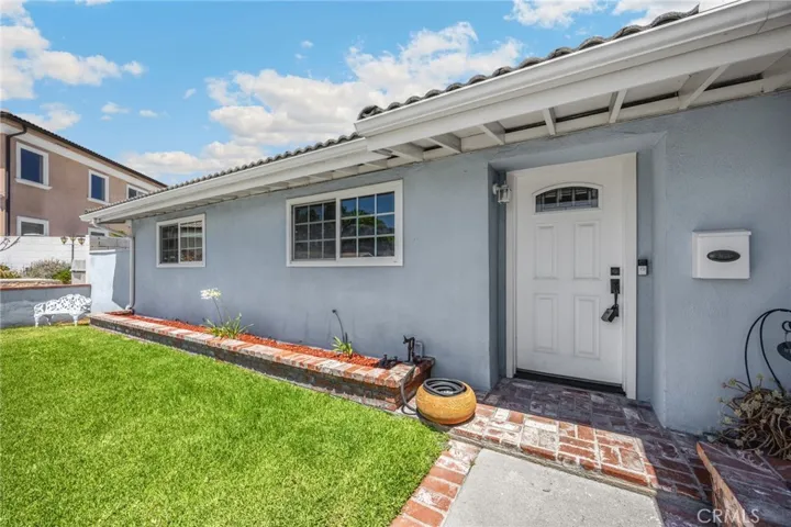 13471 Greentree Avenue, Garden Grove, California 92840