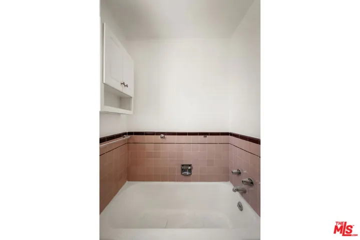 215 S Tower Drive D, Beverly Hills, California 90211