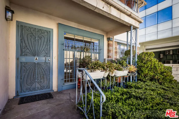 215 S Tower Drive D, Beverly Hills, California 90211
