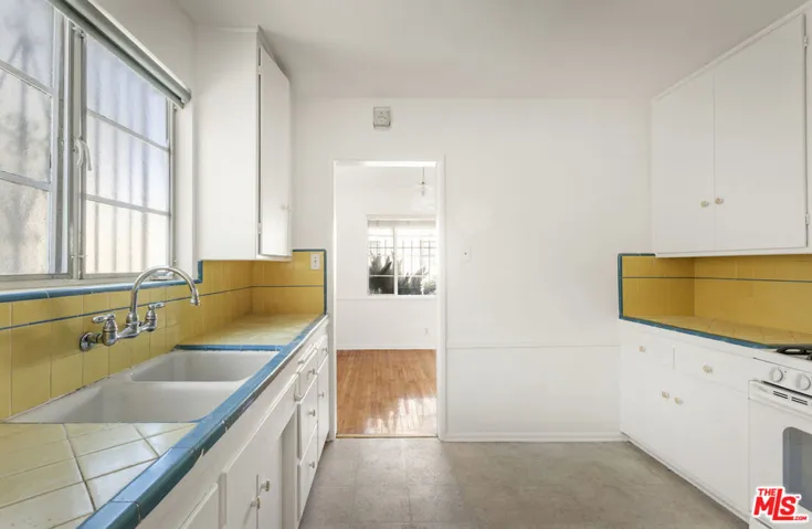 215 S Tower Drive D, Beverly Hills, California 90211