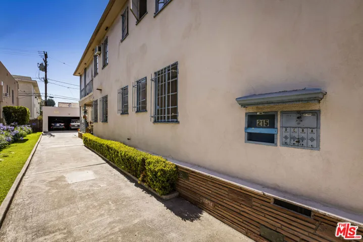 215 S Tower Drive D, Beverly Hills, California 90211