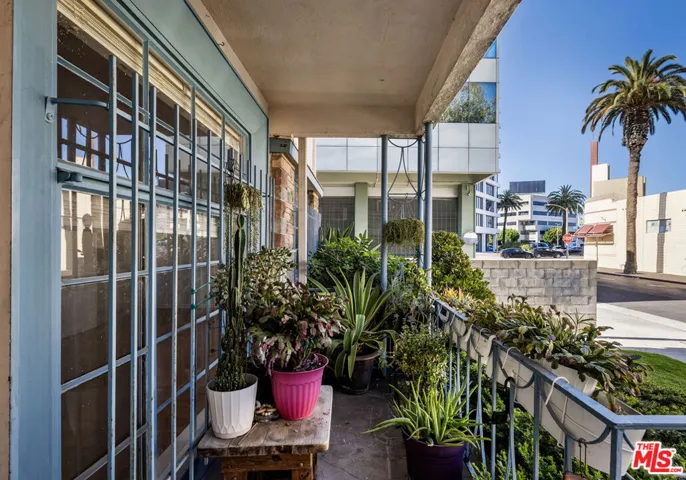 215 S Tower Drive D, Beverly Hills, California 90211