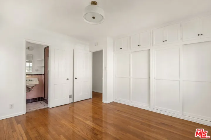 215 S Tower Drive D, Beverly Hills, California 90211