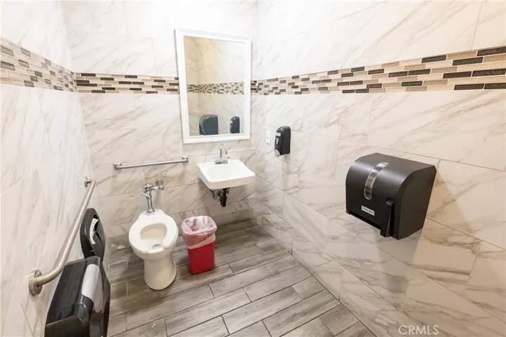 5949 Whittier, Los Angeles, California 90022